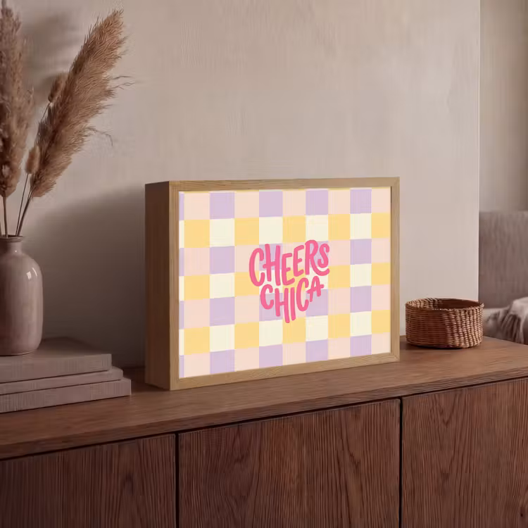 Cheers Chica - Ruitjes - Lila - Geel Light Box met batterij (Wandlamp) middel -sfeer2