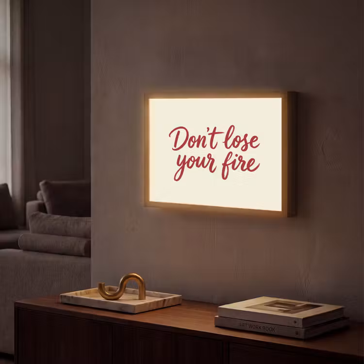 Don't lose your fire - Rood - Wit - Minimalistisch Light Box met batterij (Wandlamp) middel -sfeer1