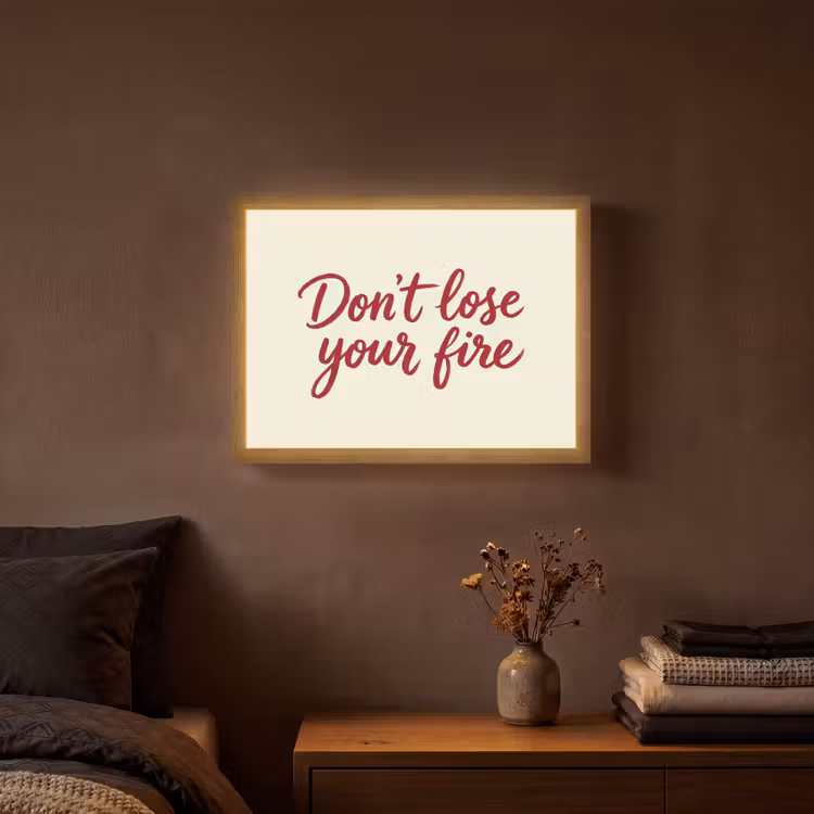 Don't lose your fire - Rood - Wit - Minimalistisch Light Box met batterij (Wandlamp) middel -sfeer4