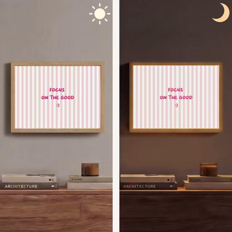 Focus on the good - Strepen - Roze - Smiley Light Box met batterij (Wandlamp) middel -sfeer3