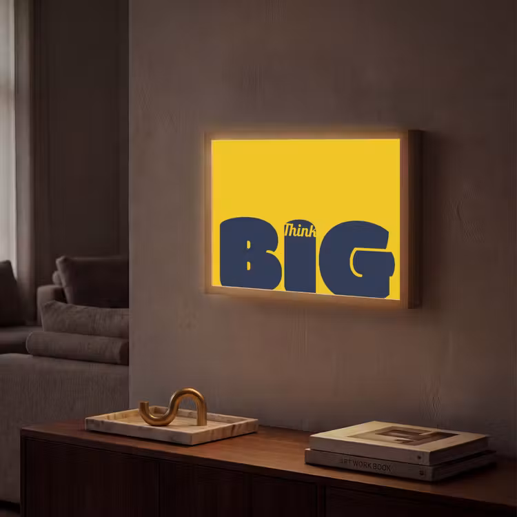 Geel - Think big - Grafisch Light Box met batterij (Wandlamp) middel -sfeer1
