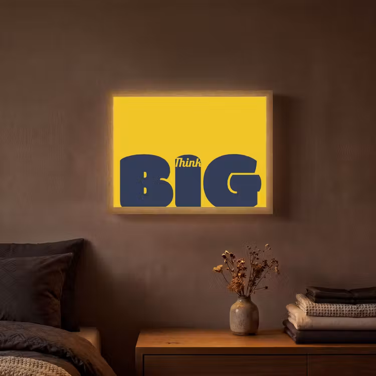 Geel - Think big - Grafisch Light Box met batterij (Wandlamp) middel -sfeer4