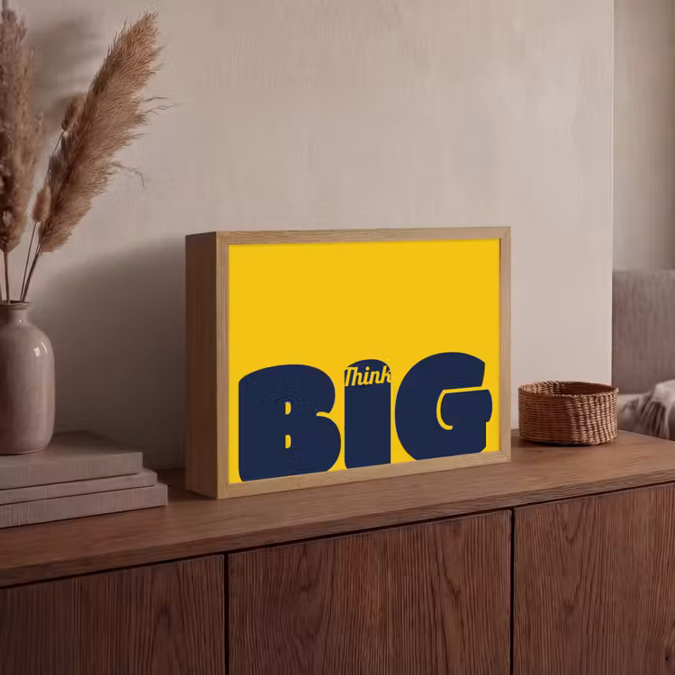 Geel - Think big - Grafisch Light Box met batterij (Wandlamp) middel -sfeer2