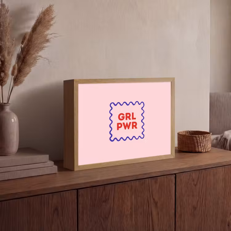 Grl pwr - Roze - Kader Light Box met batterij (Wandlamp) middel -sfeer2