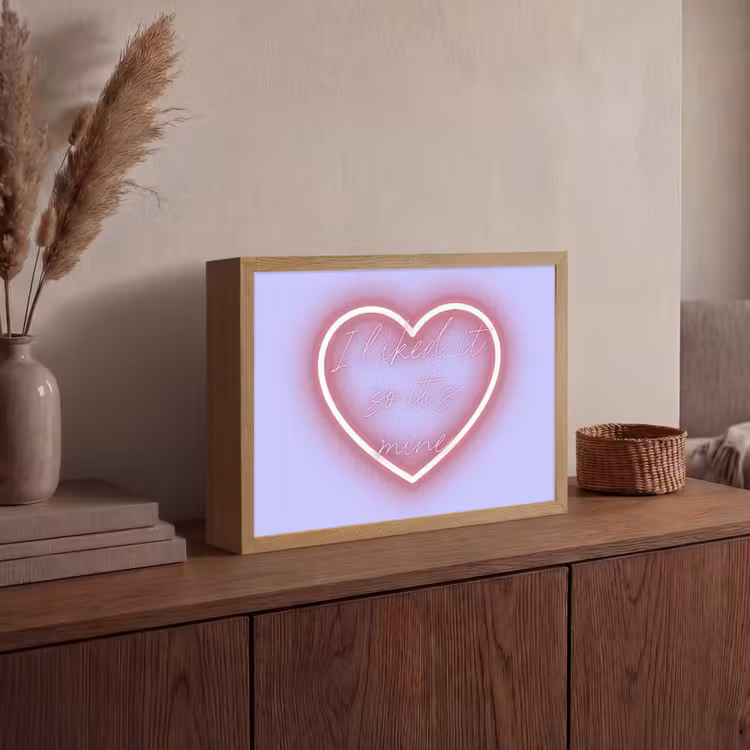 I liked it so it's mine - Neon hart - Paars Light Box met batterij (Wandlamp) middel -sfeer2
