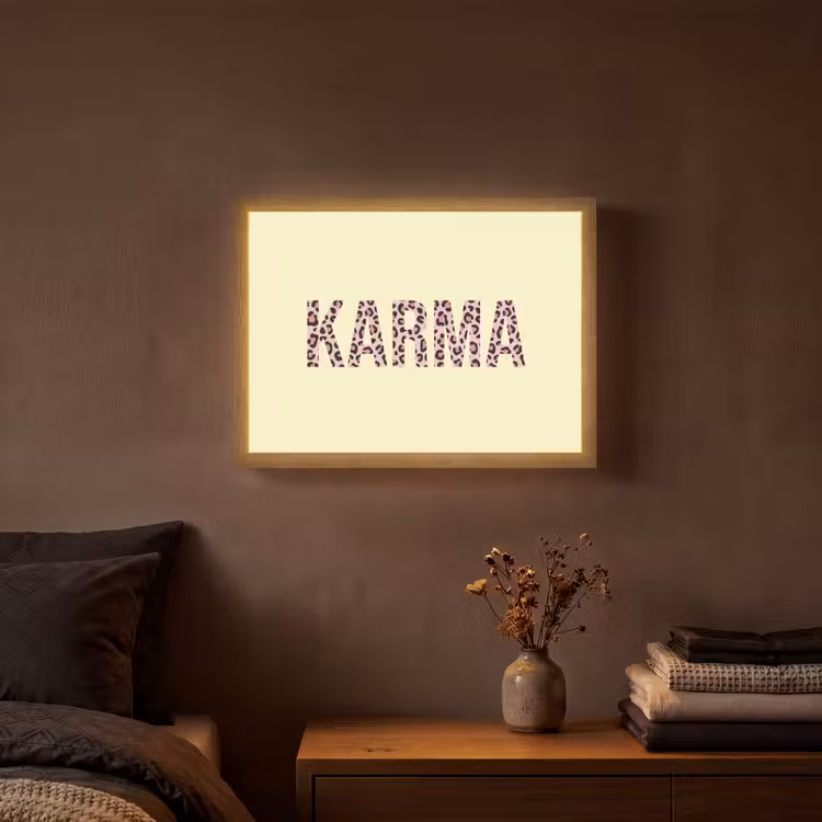 Karma - Luipaardprint - Geel Light Box met batterij (Wandlamp) middel -sfeer4