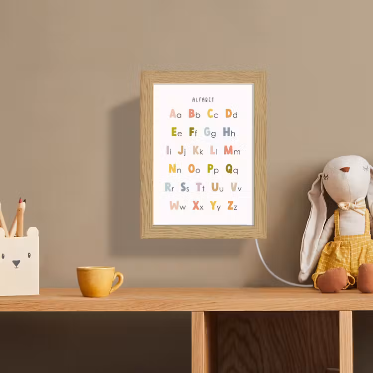 Alfabet - Educatief - Kleuren - Letters leren voor kinderen Light Box met kabel (Wandlamp kind) klein -sfeer2_kind