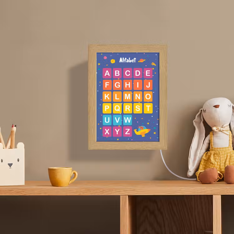 Alfabet - Educatief - Letters leren voor kinderen - Ruimte Light Box met kabel (Wandlamp kind) klein -sfeer2_kind