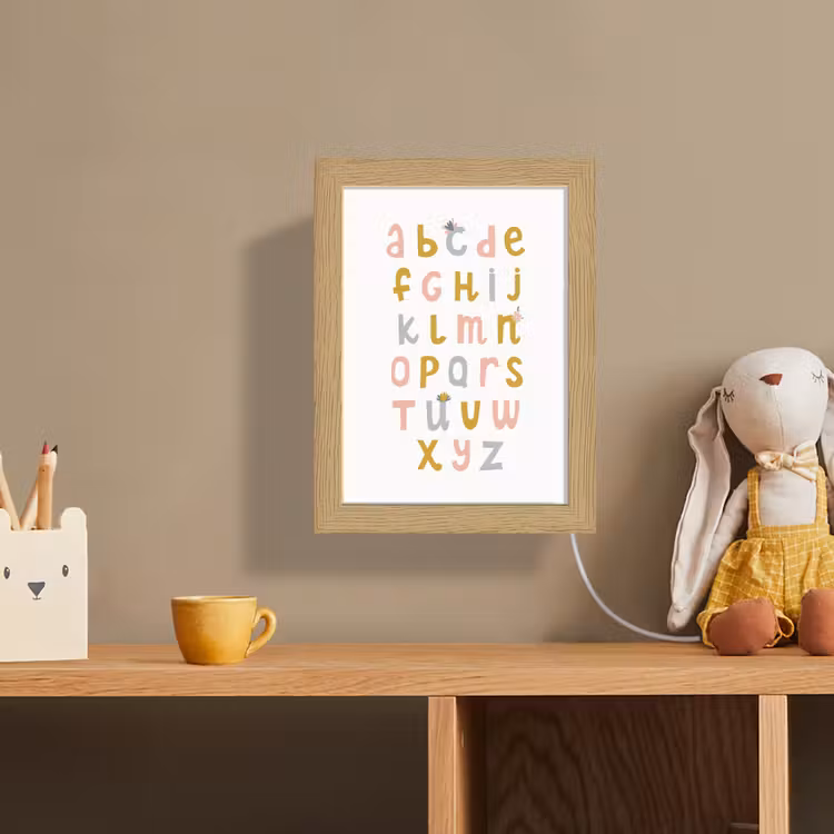 Educatief - Alfabet leren - Meisjes - Letters Light Box met kabel (Wandlamp kind) klein -sfeer2_kind
