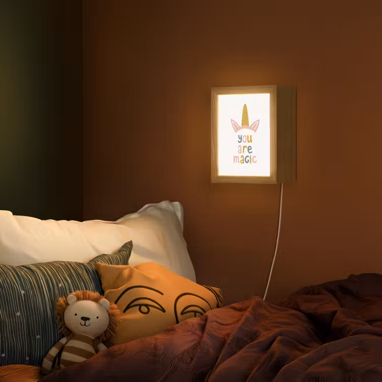 Eenhoorn - Quote - Roze - 'You are magic' Light Box met kabel (Wandlamp kind) klein -sfeer1_kind