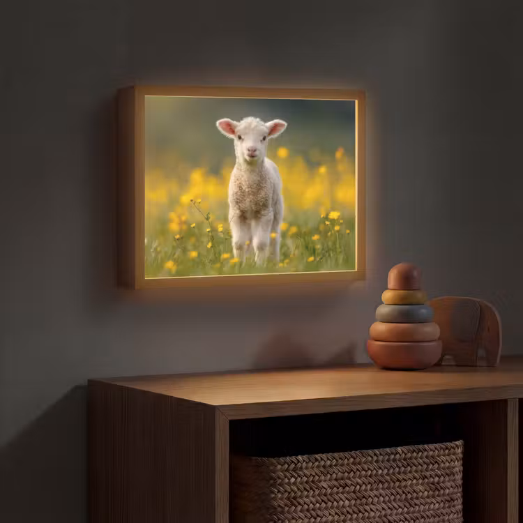 Lammetje - Gras - Bloemen - Geel Light Box met batterij (Wandlamp kind) middel -sfeer5_kind