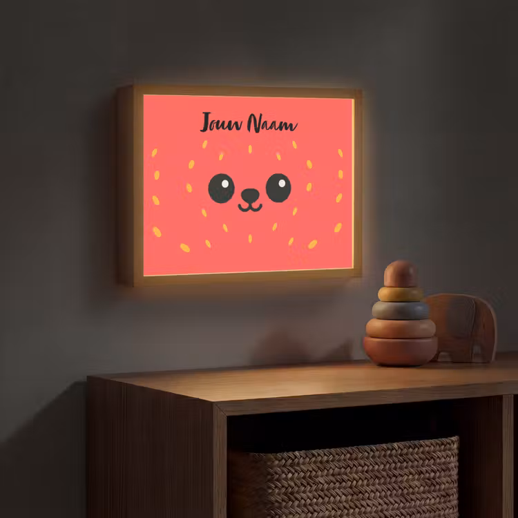 Aardbei - Gezichtje - Rood Light Box met batterij (Wandlamp kind) middel -sfeer5_kind