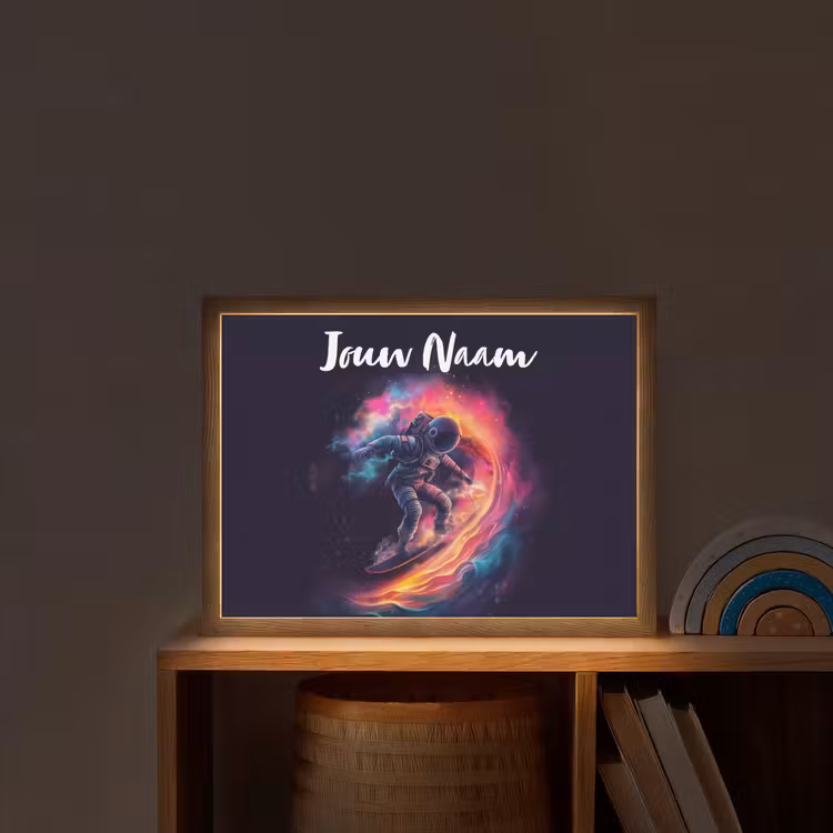 Astronaut - Ruimte - Surfen - Kleurrijk Light Box met batterij (Wandlamp kind) middel -sfeer1_kind