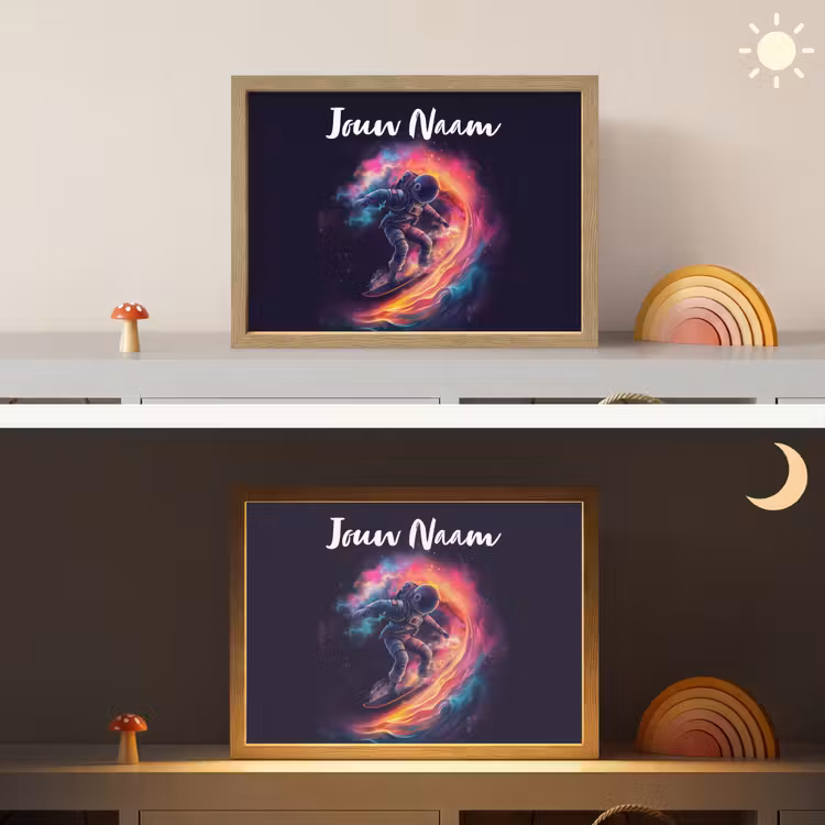 Astronaut - Ruimte - Surfen - Kleurrijk Light Box met batterij (Wandlamp kind) middel -sfeer3_kind