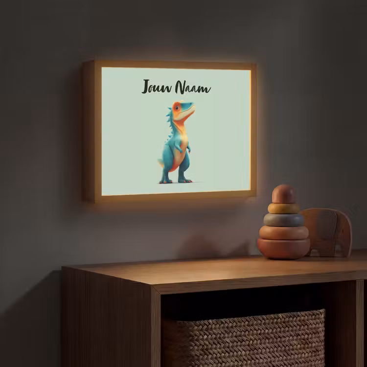 Cartoon - Dino - Oranje - Stekels Light Box met batterij (Wandlamp kind) middel -sfeer5_kind