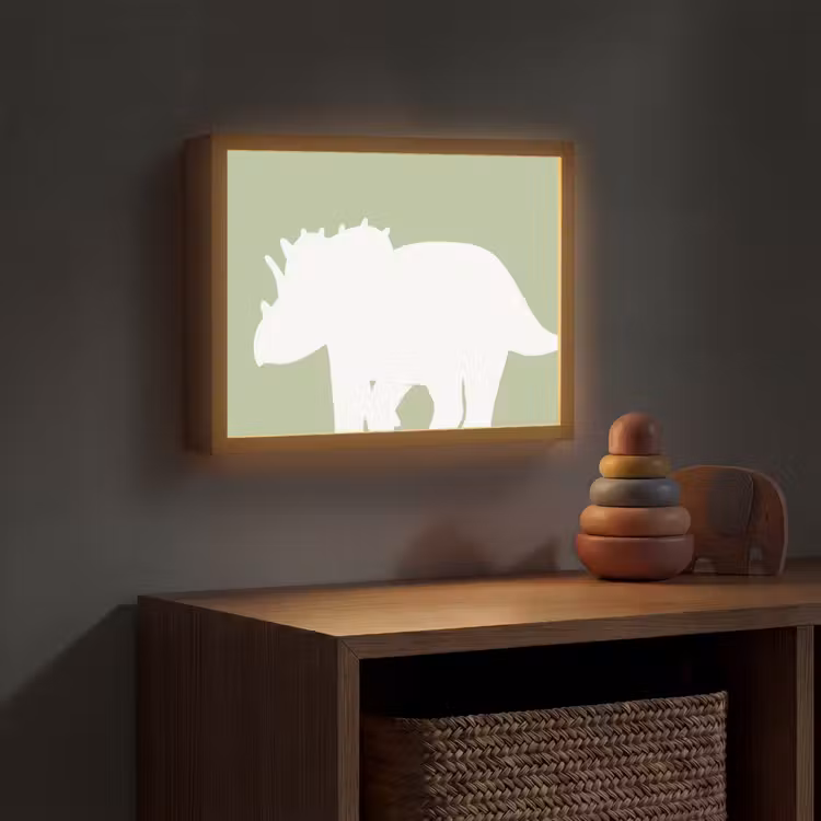 Dino - Triceratops - Dinosaurus - Groen Light Box met batterij (Wandlamp kind) middel -sfeer5_kind