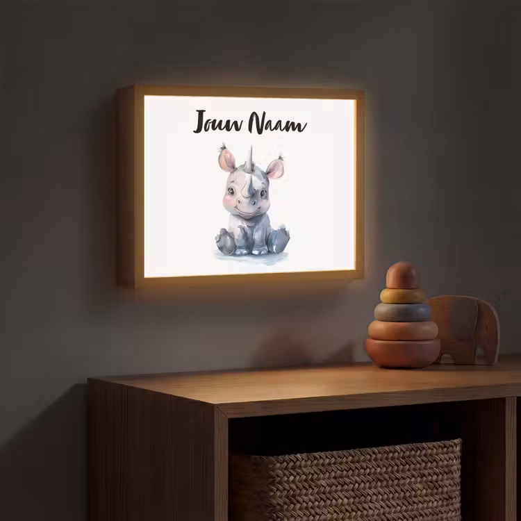 Neushoorn - Baby dier - Dieren Light Box met batterij (Wandlamp kind) middel -sfeer5_kind