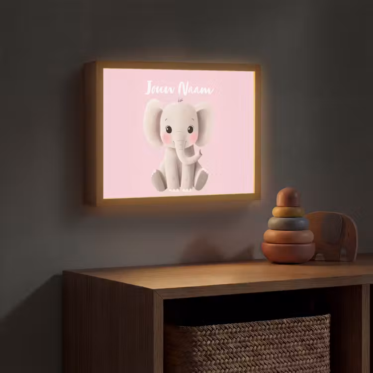 Olifant - Baby - Roze - Cartoon Light Box met batterij (Wandlamp kind) middel -sfeer5_kind