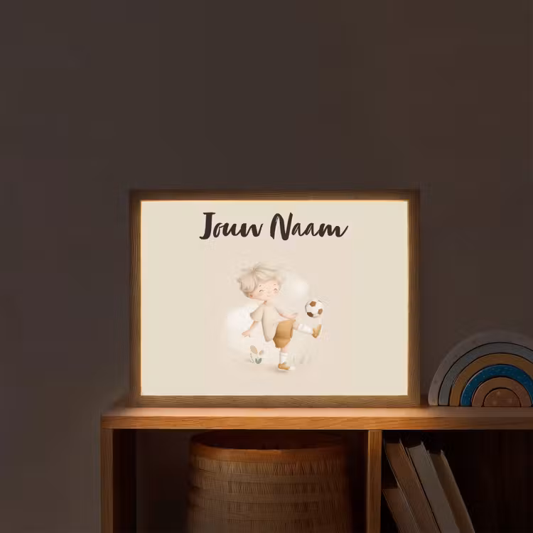 Voetbal - Jongen - Beige - Minimalistisch Light Box met batterij (Wandlamp kind) middel -sfeer1_kind
