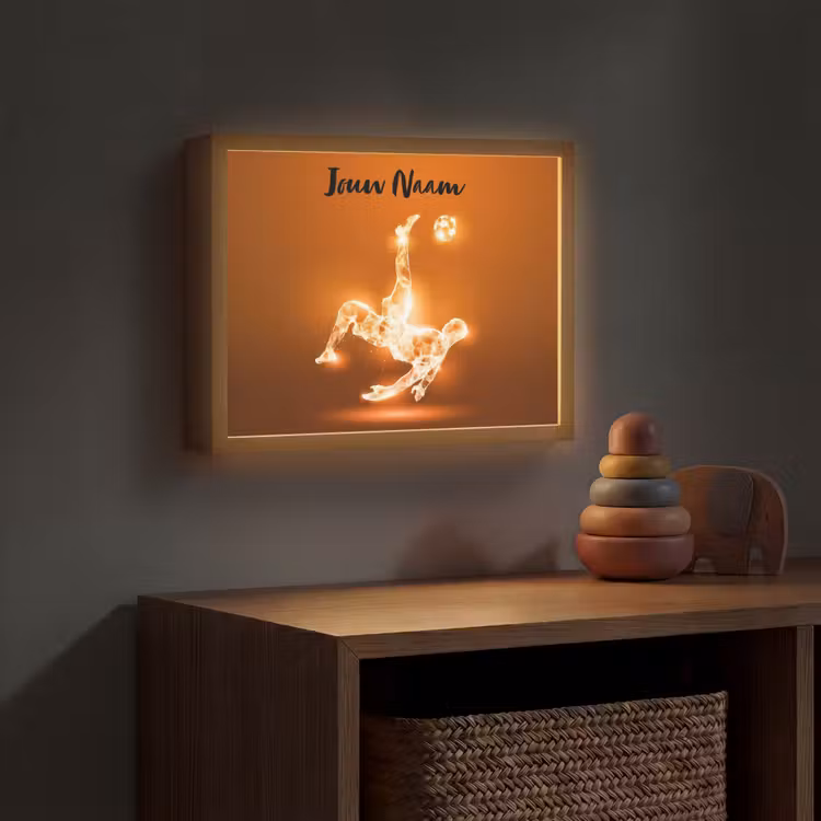 Voetballer - Oranje - Voetbal - Omhaal Light Box met batterij (Wandlamp kind) middel -sfeer5_kind