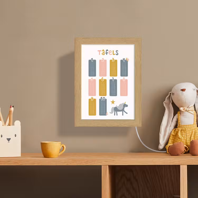 Tafels van vermenigvuldiging - Leren rekenen voor kinderen - Getallen oefenen - Cijfers - Eenhoorn Light Box met kabel (Wandlamp kind) klein -sfeer2_kind