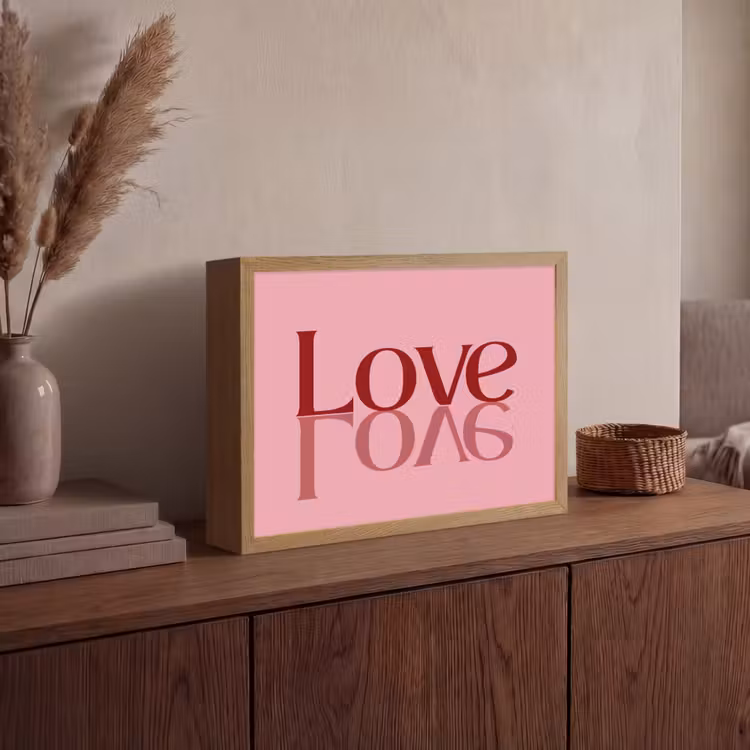 Love - Roze - Spiegeling Light Box met batterij (Wandlamp) middel -sfeer2