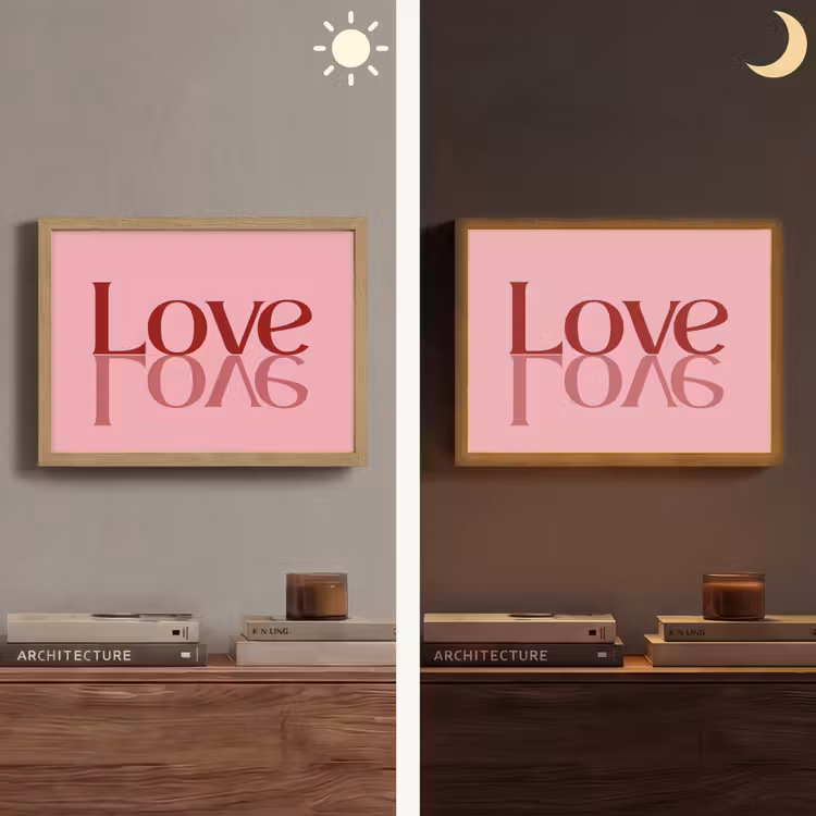 Love - Roze - Spiegeling Light Box met batterij (Wandlamp) middel -sfeer3