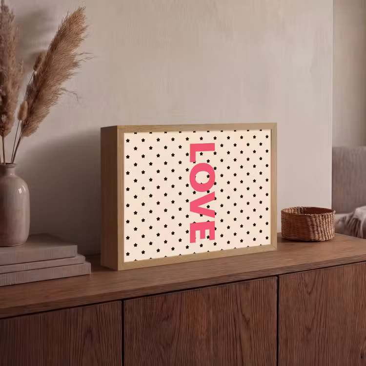 Love - Stippen - Roze Light Box met batterij (Wandlamp) middel -sfeer2