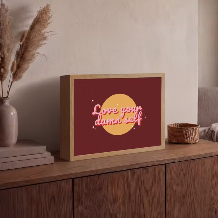 love your damn self - Cirkel - Glitter - Rood Light Box met batterij (Wandlamp) middel -sfeer2