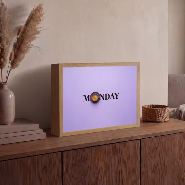 Maandag - Mok - Koffie - Paars Light Box met batterij (Wandlamp) middel -sfeer2