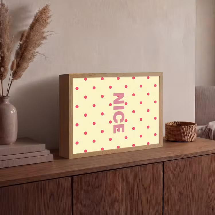 Nice - Stippen - Roze - Geel Light Box met batterij (Wandlamp) middel -sfeer2