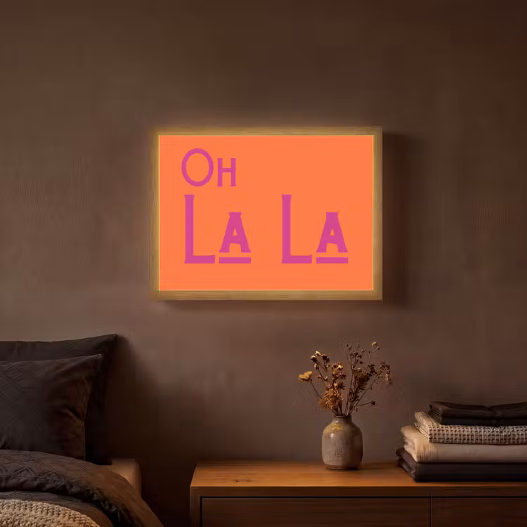 Oh la la - Oranje - Roze - Scheeflettertype Light Box met batterij (Wandlamp) middel -sfeer4