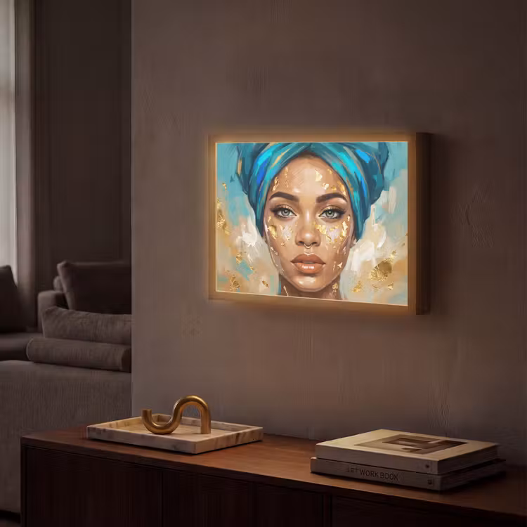 Portret - Vrouw - Schilderij - Blauw - Goud - Expressief Light Box met batterij (Wandlamp) middel -sfeer1