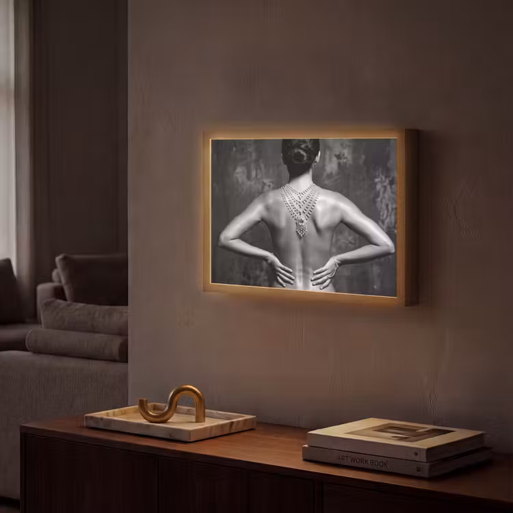Rug - Ketting - Portret - Zwart - Wit - Glamour Light Box met batterij (Wandlamp) middel -sfeer1