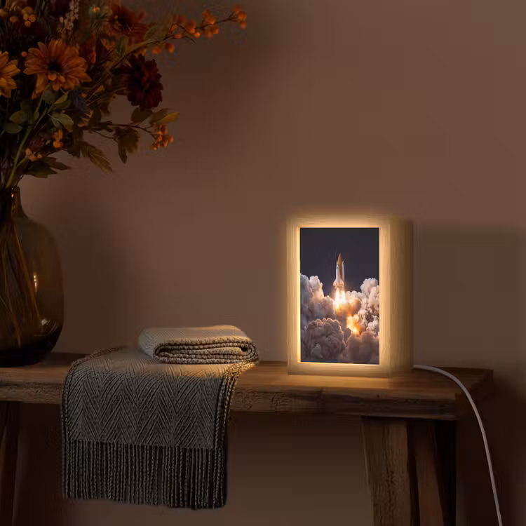 Lightbox - Wandlamp - Ruimtevaartuig - Lancering - Sterren - Ruimtevaartuig - Lancering - Sterren Light Box met kabel (Wandlamp) klein