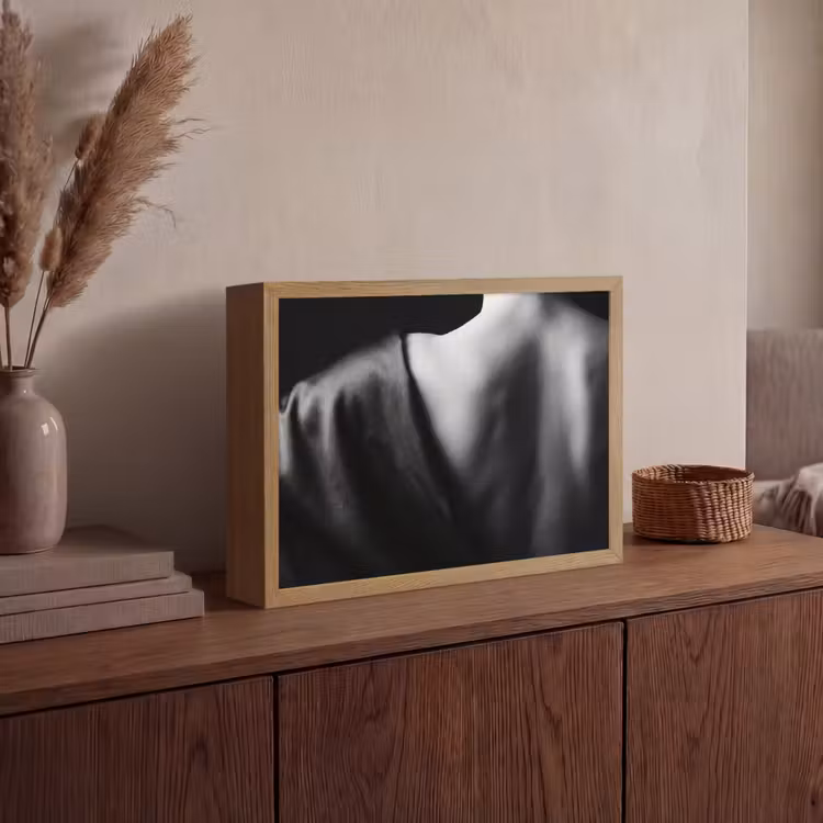 Schouder - Zijde - Rug - Zwart - Wit - Elegant Light Box met batterij (Wandlamp) middel -sfeer2