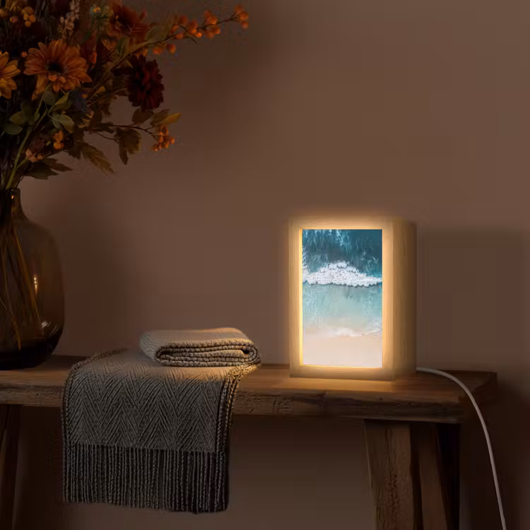 Strand - Zee - Golven - Natuur - Blauw Light Box met kabel (Wandlamp) klein -sfeer4