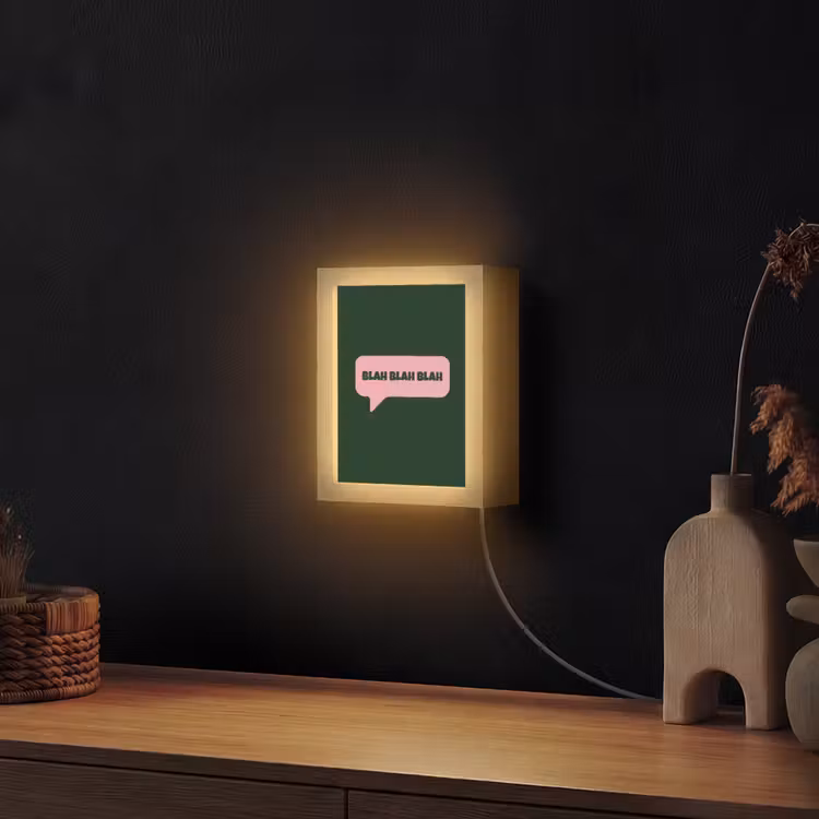 Tekstwolk - BLAH BLAH BLAH - Roze Light Box met kabel (Wandlamp) klein -sfeer1