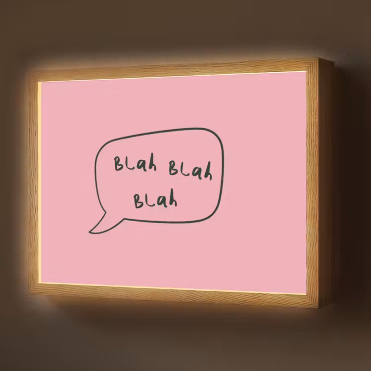Tekstwolkje - BLAH BLAH BLAH - Roze Light Box met batterij (Wandlamp) middel -z3d_website