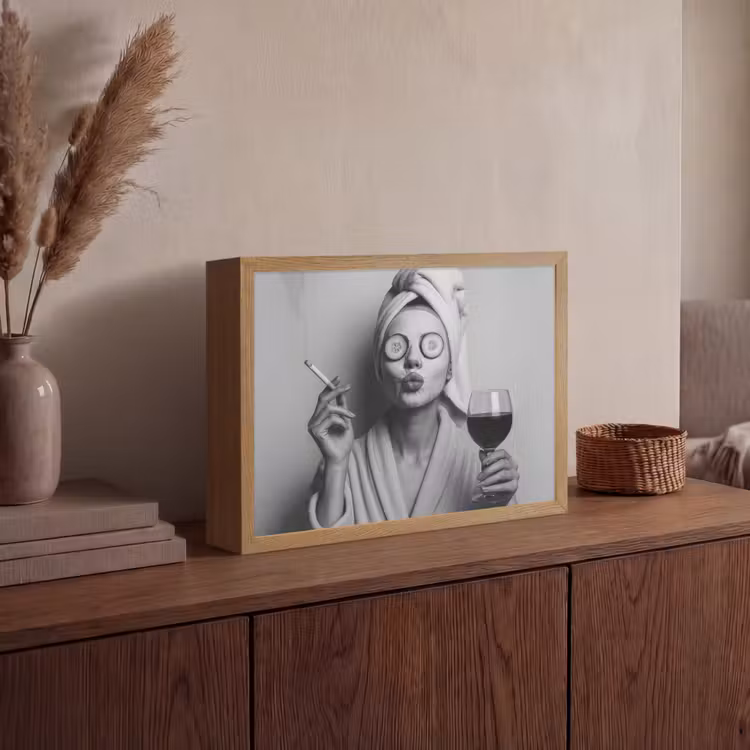 Vrouw - Masker - Wijn - Sigaret Light Box met batterij (Wandlamp) middel -sfeer2