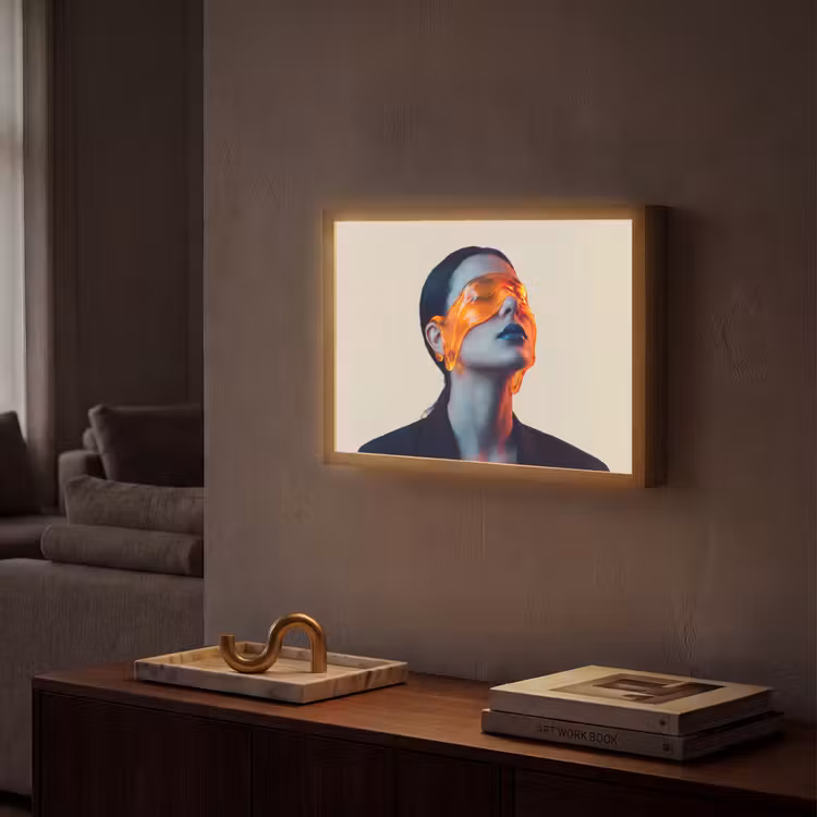 Vrouw - Oranje - Abstract - Modern - Kleurrijk Light Box met batterij (Wandlamp) middel -sfeer1