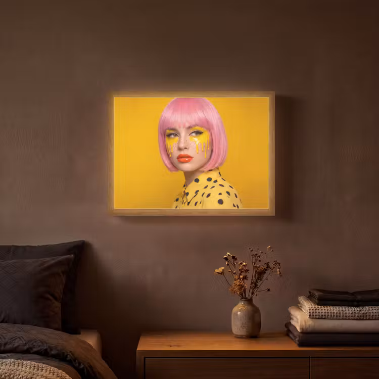 Vrouw - Portret - Abstract - Kleurrijk - Geel Light Box met batterij (Wandlamp) middel -sfeer4