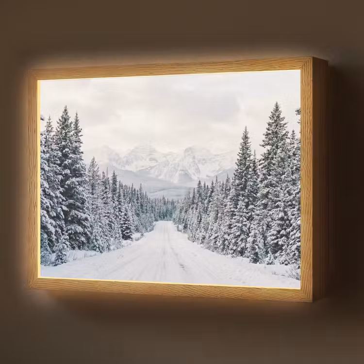 Weg - Sneeuw - Naaldbos - Winter - Avontuurlijk Light Box met batterij (Wandlamp) middel -z3d_website