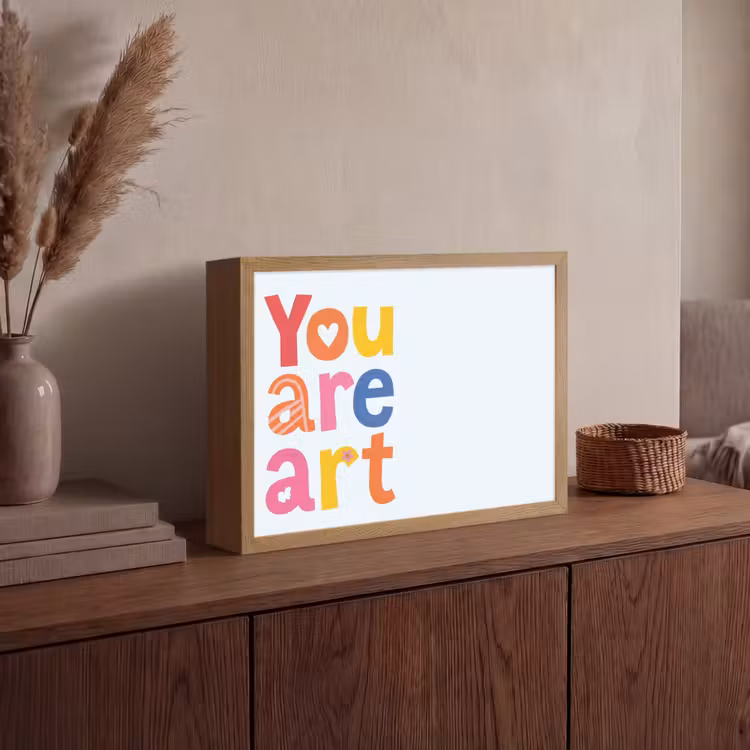You are art - Kleurrijk - Grafisch Light Box met batterij (Wandlamp) middel -sfeer2