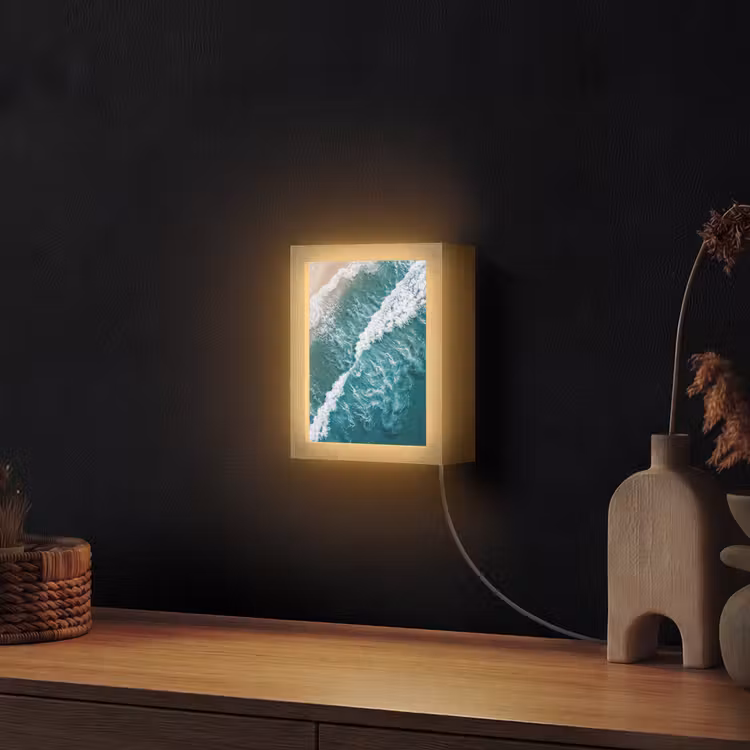 Zee - Strand - Golven - Natuur - Blauw Light Box met kabel (Wandlamp) klein -sfeer1