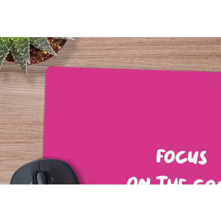 Focus - Smiley - Roze muismat rubber klein -closeup