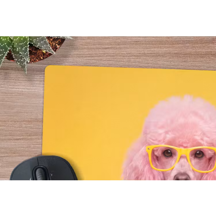 Hond - Kauwgum - Dieren - Modern - Roze muismat rubber klein -closeup
