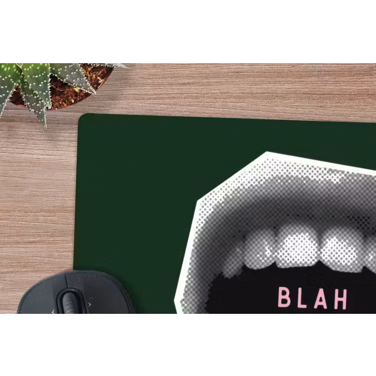 Mond - Groen - Illustratie - BLAH BLAH muismat rubber klein -closeup