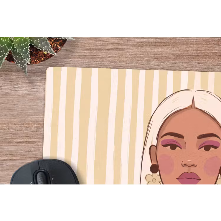 Vrouw - Portret - Illustratie - Modern - Roze muismat rubber klein -closeup