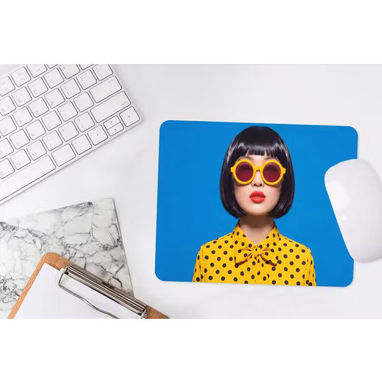 Vrouw - Zonnebril - Pop Art - Portret - Geel muismat rubber klein -witbureau